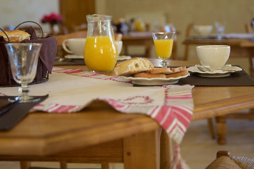 Bed and Breakfast La Grange De Boulaines Méru Exterior foto